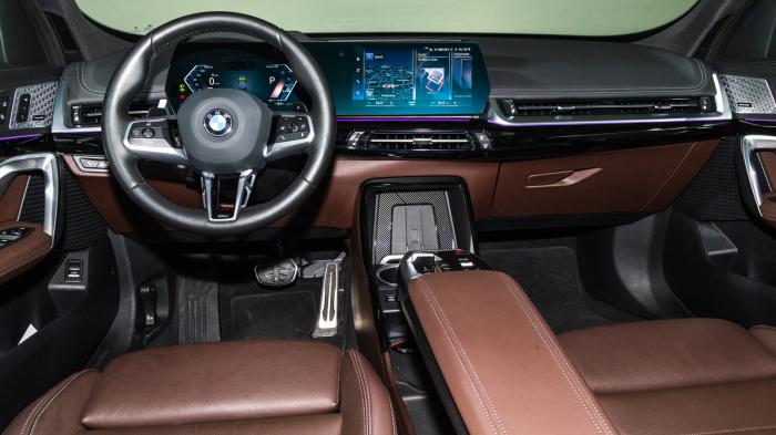 BMW X1 sDrive18i 136PS: Πόσο καλή είναι σε εξοπλισμό άνεσης και ασφαλείας;
